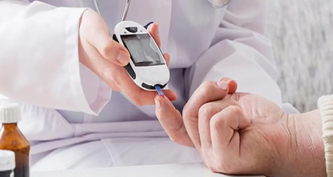 High Blood Sugar Control Tips: দুধে দারুচিনির ম্যাজিক? ডায়াবেটিস কমানোর সহজ ঘরোয়া টোটকা নাকি শুধুই মিথ!
