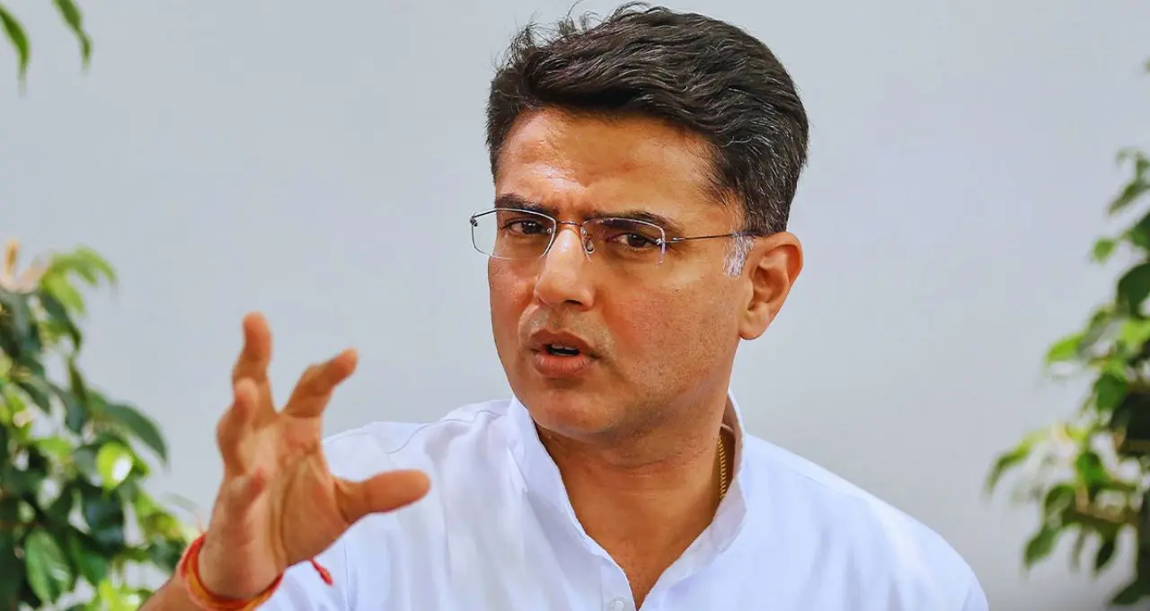 राजस्थान राजनीति में बयानबाज़ी तेज, बीजेपी प्रभारी के दावे पर गहलोत का पलटवार, पायलट को लेकर सियासी गर्मी बढ़ी