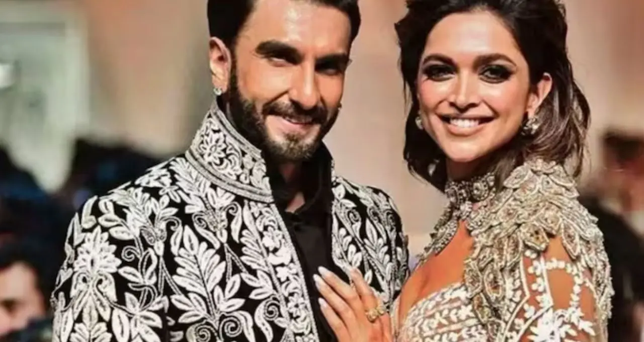 ঢিলেঢালা ডেনিমেই স্টাইল স্টেটমেন্ট! ‘মম টু বি’ Deepika Padukone-র এয়ারপোর্ট লুকে মাত সোশ্যাল মিডিয়া
