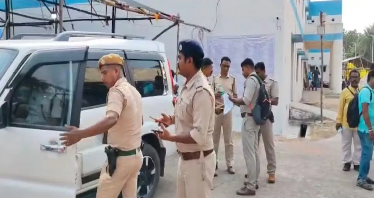 রাত পোহালেই ভোট! বসিরহাটে কড়া নিরাপত্তা, কেন্দ্রীয় বাহিনীর নজরদারিতে চূড়ান্ত প্রস্তুতি
