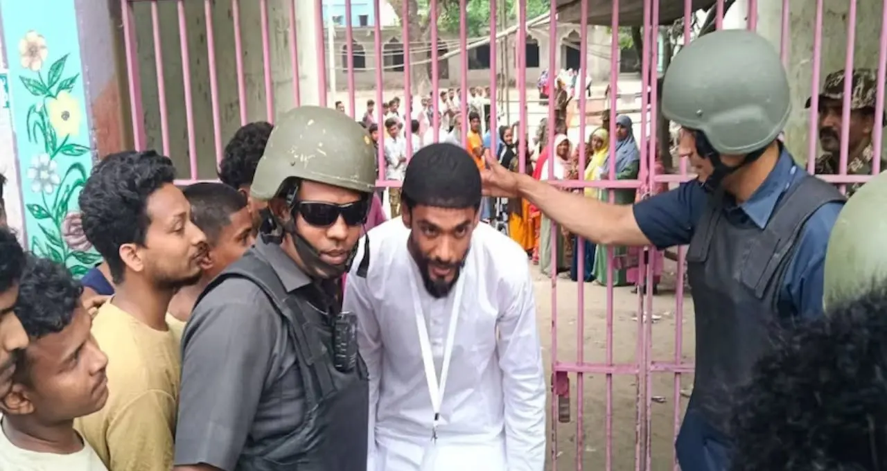 ভাঙড়ে উত্তেজনা চরমে! Naushad Siddiqui-কে ঘিরে বিক্ষোভ, ‘ভোট চুরি রুখব’ হুঁশিয়ারি