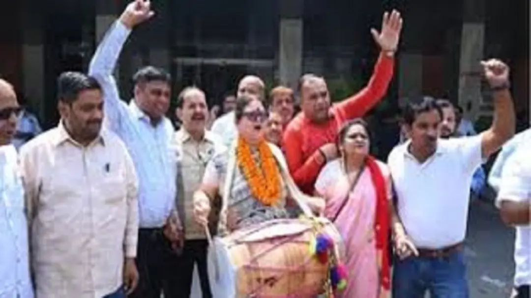 পশ্চিমবঙ্গে বিজেপির জয়ের পর কানপুরে কর্মীদের উদ্‌যাপন