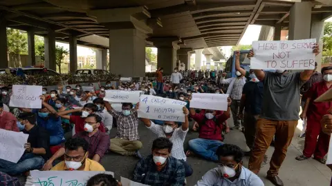 प्रयागराज वकील-डॉक्टर वादानंतर 20 डॉक्टर निलंबित, चौकशी सुरू