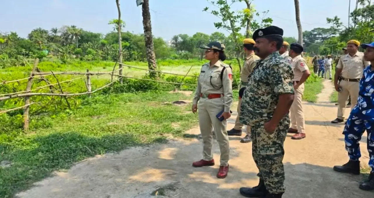 সীমান্তে বাড়তি কড়াকড়ি! নতুন সরকার গঠনের পর বসিরহাটে পুলিশ-বিএসএফের যৌথ টহল শুরু
