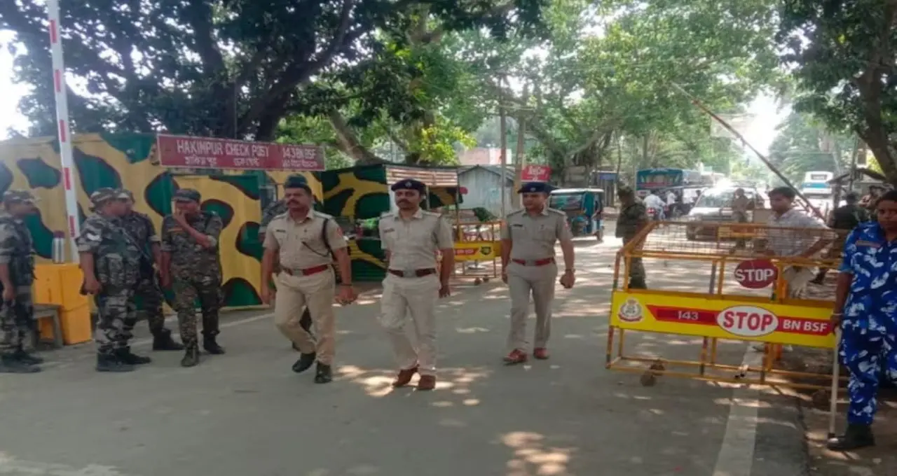 সীমান্তে বাড়তি কড়াকড়ি! নতুন সরকার গঠনের পর বসিরহাটে পুলিশ-বিএসএফের যৌথ টহল শুরু
