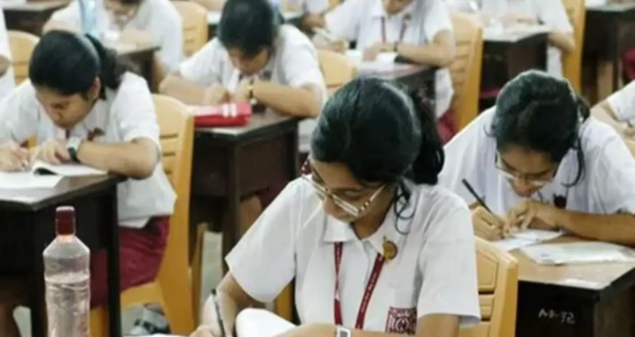 শুধু নম্বর নয়, ভবিষ্যতের চাকরিও নির্ভর করছে বিষয় নির্বাচনে! কোন স্ট্রিমে সবচেয়ে বেশি সুযোগ, জানালেন বিশেষজ্ঞরা
