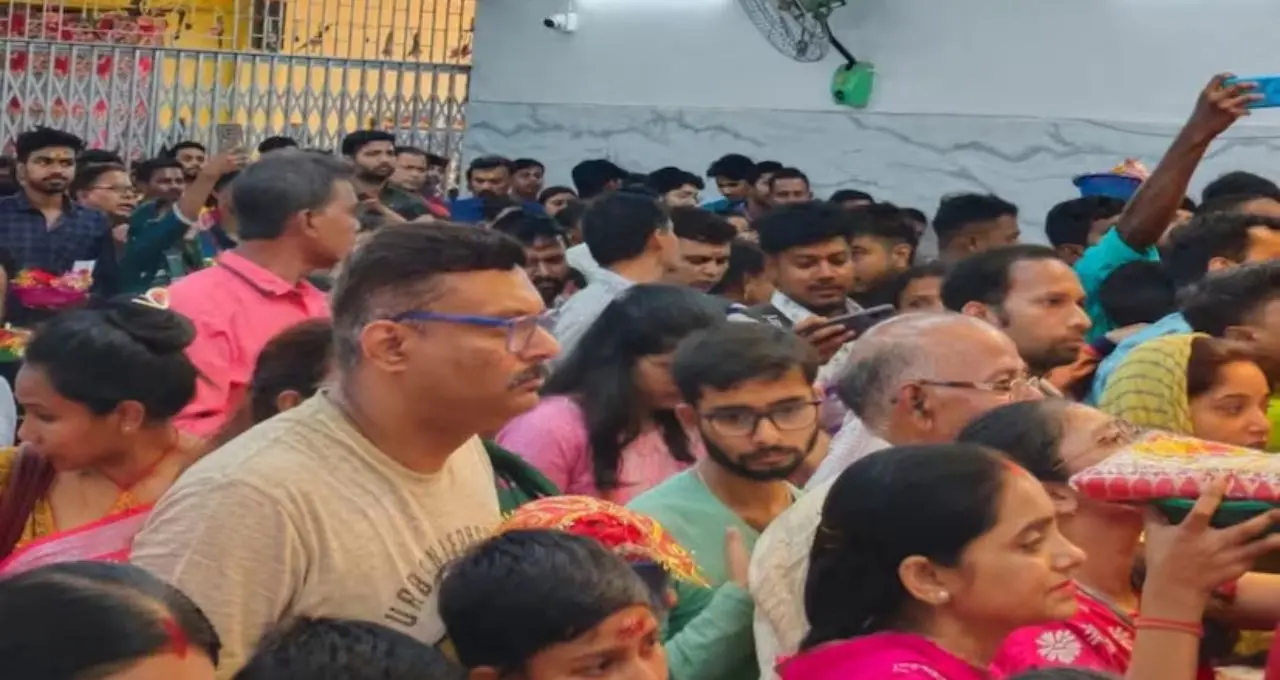ভিআইপি দর্শন’ বন্ধের পথে নৈহাটির বড়মা মন্দির! পালাবদলের পর বড় ঘোষণা বিজেপি বিধায়কের