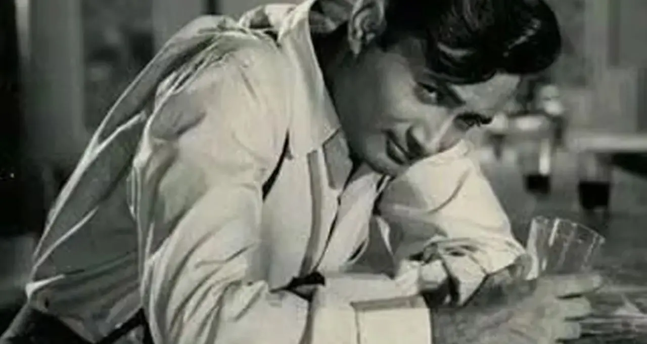 দেব আনন্দকে খুনের হুমকি, আরব সাগরে ছুড়ে ফেলা বাগদানের আংটি! অসমাপ্ত প্রেমে ভেঙে গিয়েছিল সুরাইয়ার জীবন
