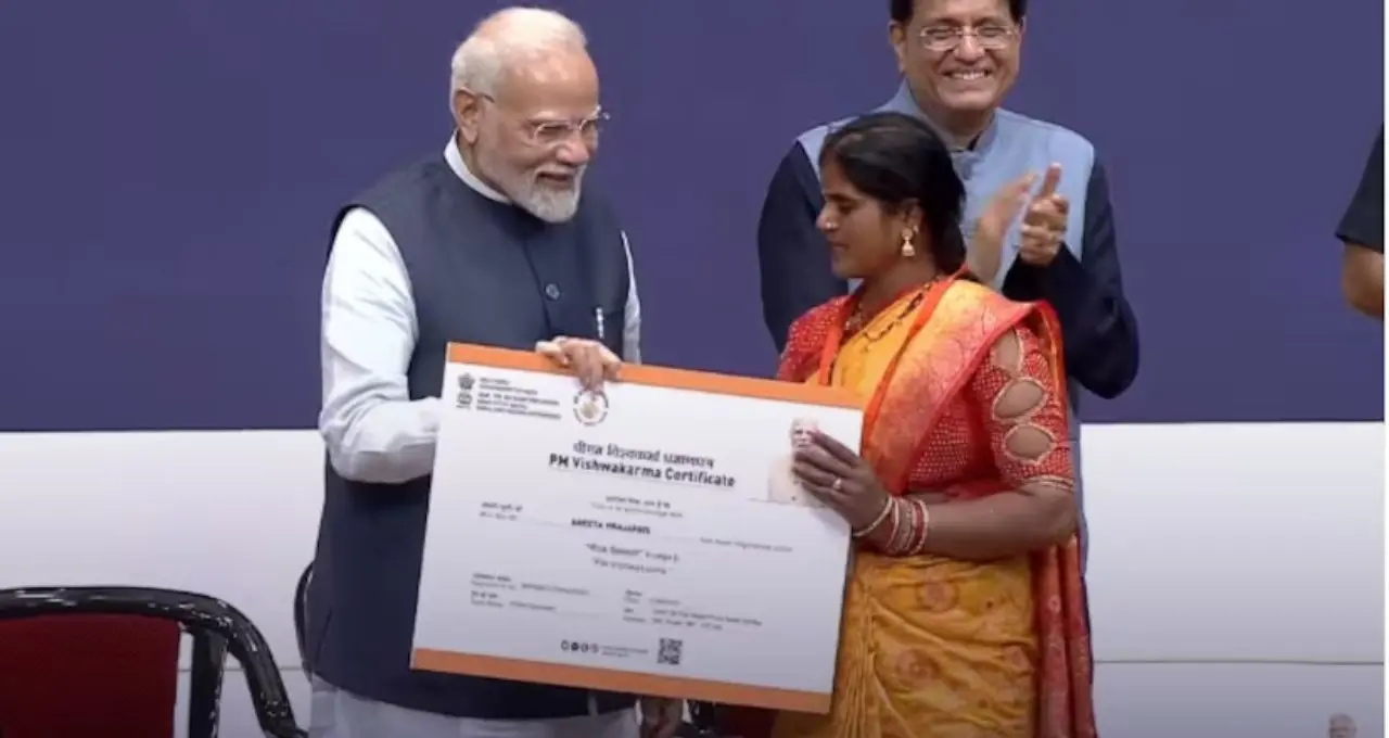 বাংলাতেও চালু প্রধানমন্ত্রী বিশ্বকর্মা যোজনা! কারা পাবেন ৩ লক্ষ টাকার ঋণ, কীভাবে করবেন আবেদন? জেনে নিন সব তথ্য
