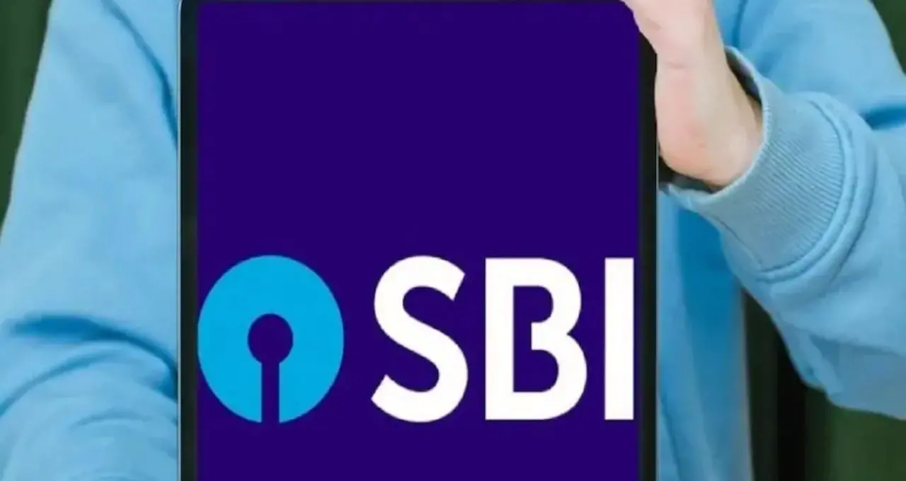 SBI-এর ২২২ দিনের FD-তে ২ লাখ রাখলে কত টাকা মিলবে? সাধারণ ও সিনিয়রদের আলাদা হিসেব জানুন
