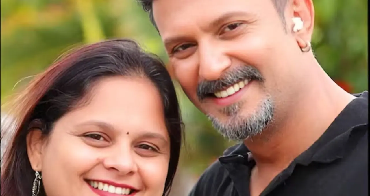 ২৫ বছরের দাম্পত্য উদযাপনের আগেই থেমে গেল সব! অভিনেতা-প্রযোজক দিলীপ রাজের মৃত্যুতে শোকস্তব্ধ পরিবার
