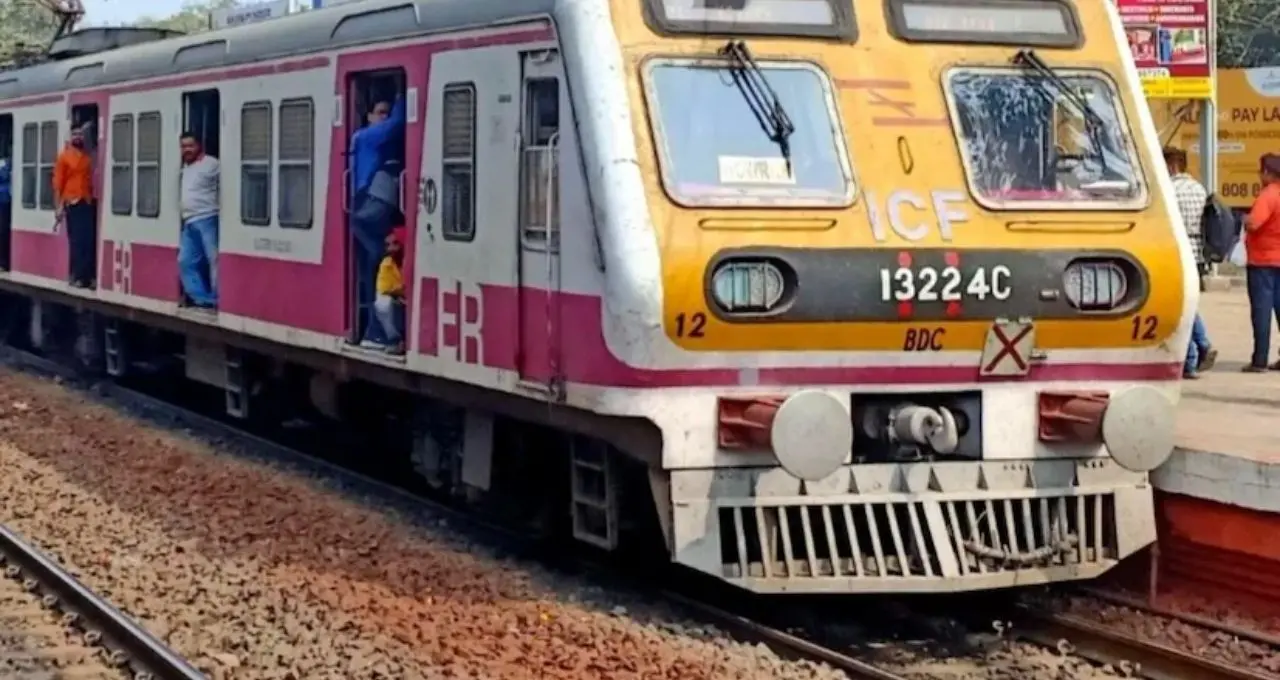 গরমে রেলযাত্রীদের বড় স্বস্তি! শিয়ালদহ-আসানসোলে এসি, ওয়াটার কুলার, নতুন ফ্যান—যাত্রা হবে আরও আরামদায়ক
