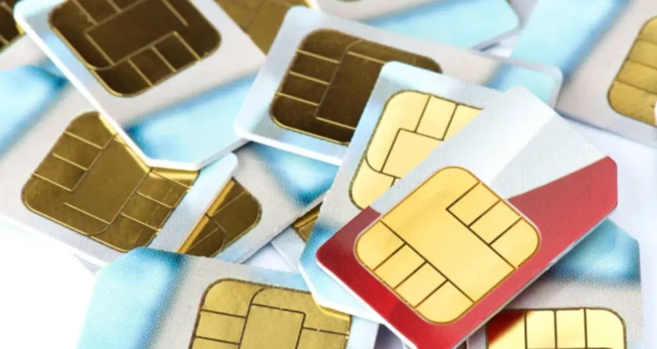 Aadhaar Linked SIM Check: আপনার নামে চলছে ভুয়ো সিম? ১ মিনিটে চেক করুন, সঙ্গে সঙ্গে ব্লক না করলে জড়াতে পারেন বড় বিপদে
