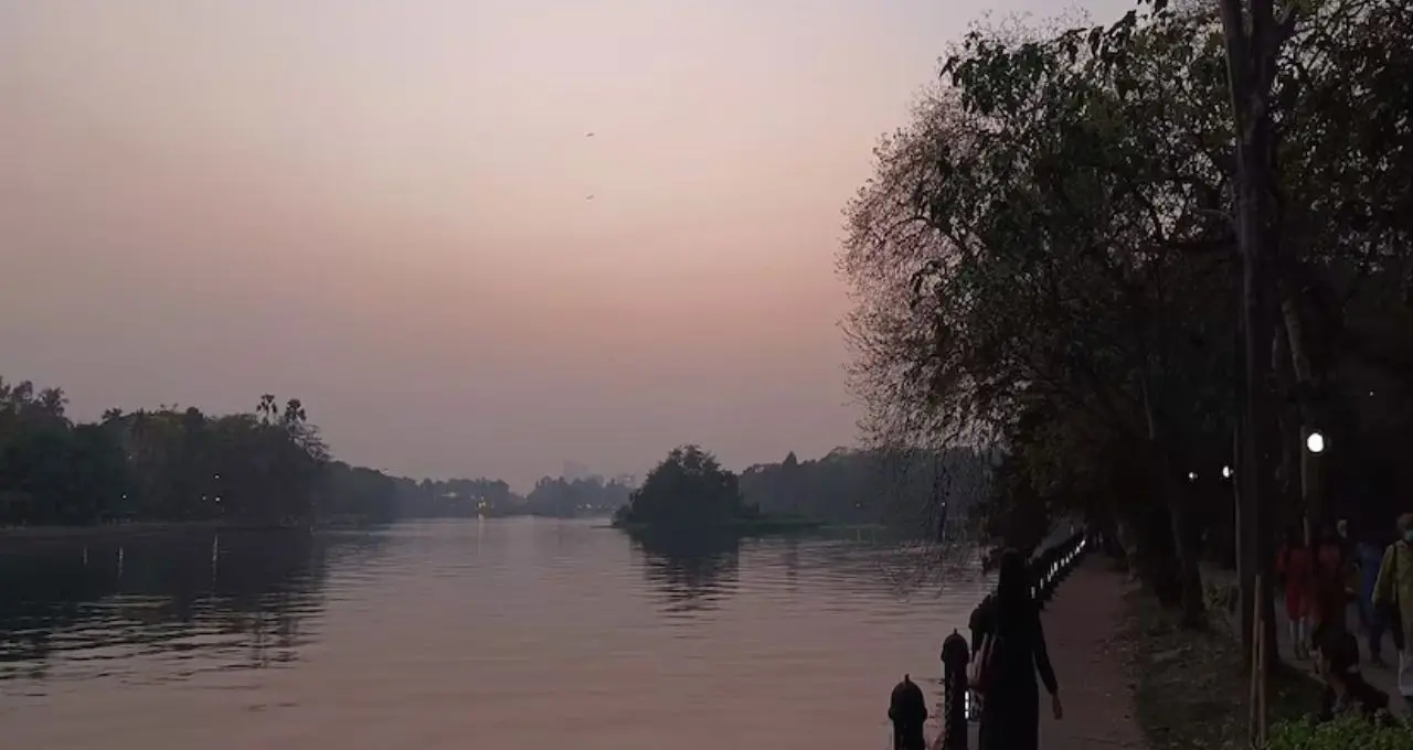 IMD Weather Update: উত্তরবঙ্গে ভারী বৃষ্টির সতর্কতা, দক্ষিণবঙ্গেও বজ্রবিদ্যুৎ-সহ ঝড়ের পূর্বাভাস! বাড়বে অস্বস্তিকর গরম
