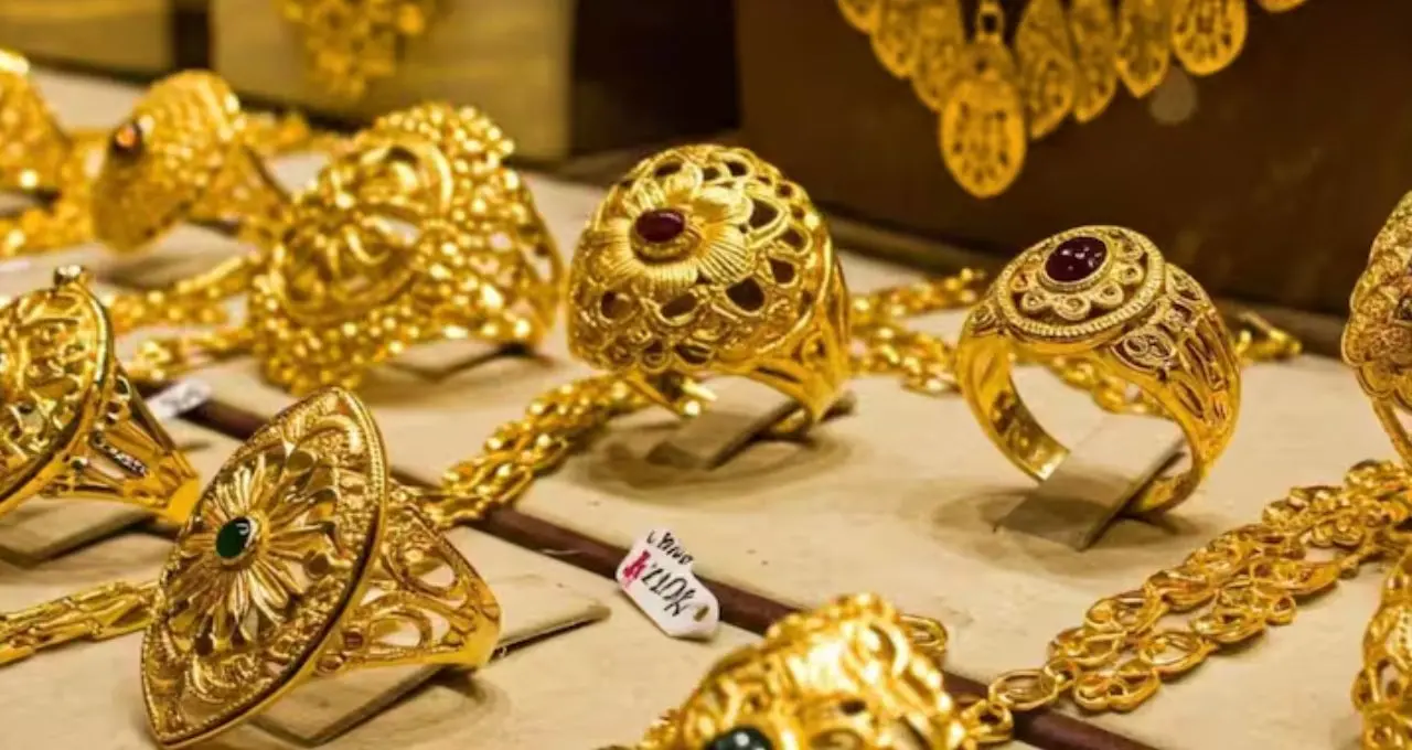 More Fall In Gold Price: ফের কমল সোনার দাম! জেনে নিন আজ ১ গ্রাম ২২ ও ১৮ ক্যারেট সোনার নতুন রেট
