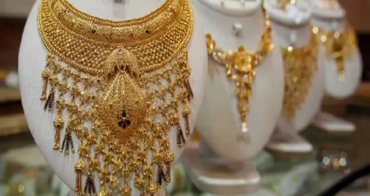 More Fall In Gold Price: ফের কমল সোনার দাম! জেনে নিন আজ ১ গ্রাম ২২ ও ১৮ ক্যারেট সোনার নতুন রেট
