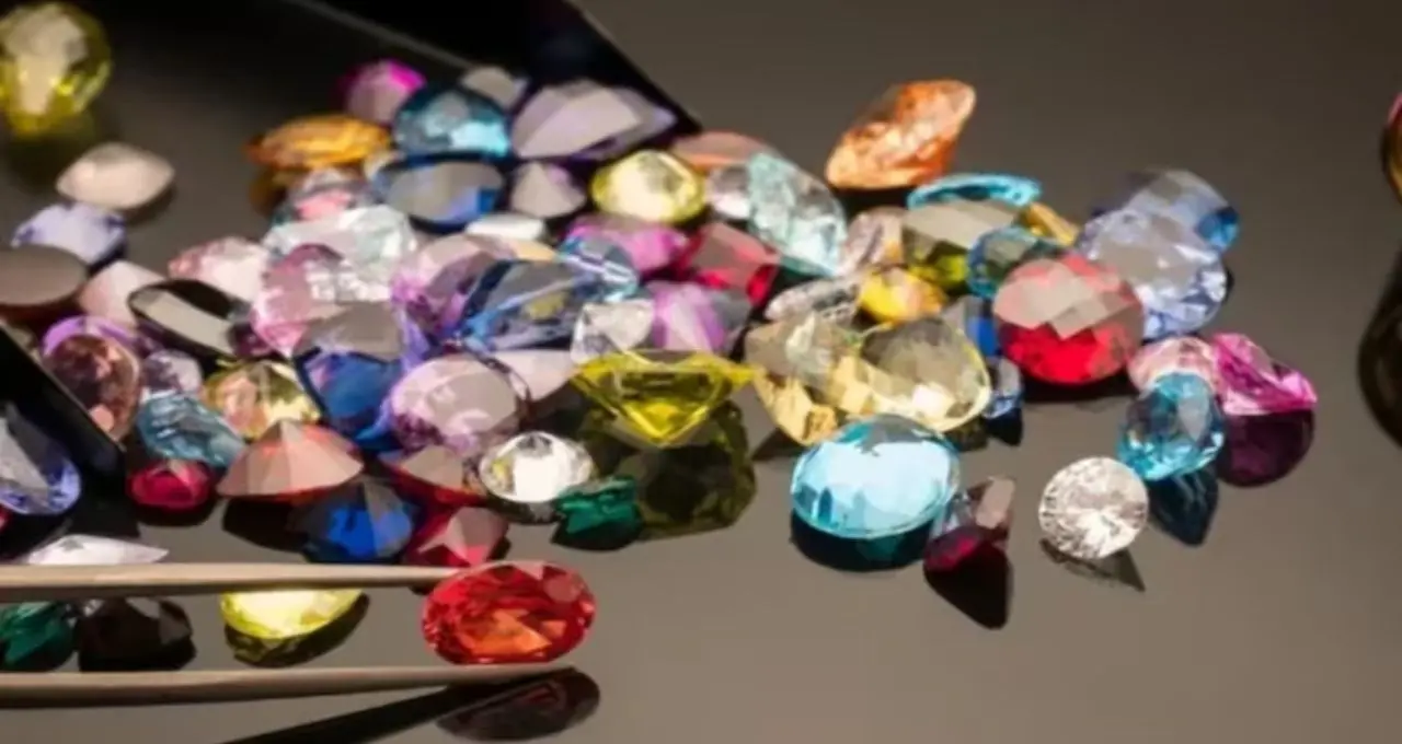 Gemology Career: উচ্চ মাধ্যমিকের পর জেমোলজি নিয়ে পড়াশোনা! রত্ন চিনেই গড়তে পারেন উজ্জ্বল কেরিয়ার
