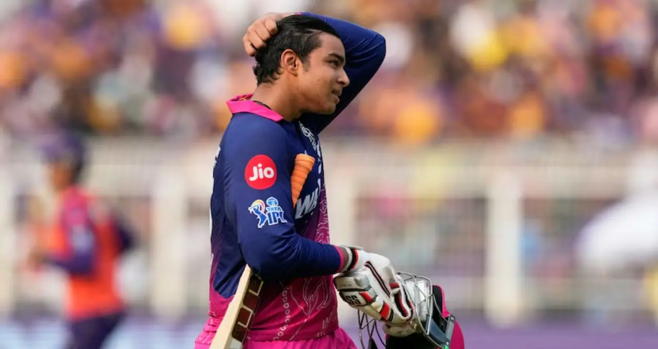১৫ বছরের বৈভবকে টিম ইন্ডিয়ায় দেখতে চান রবি শাস্ত্রী! IPL-এর মাঝেই বিসিসিআইকে বড় বার্তা প্রাক্তন কোচের
