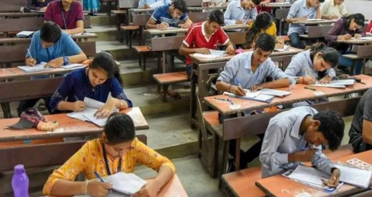 UGC NET 2026-এর আবেদন শেষ ২০ মে! ভুল হলে সংশোধনের সুযোগ ২৪ মে পর্যন্ত, জেনে নিন সম্পূর্ণ প্রক্রিয়া
