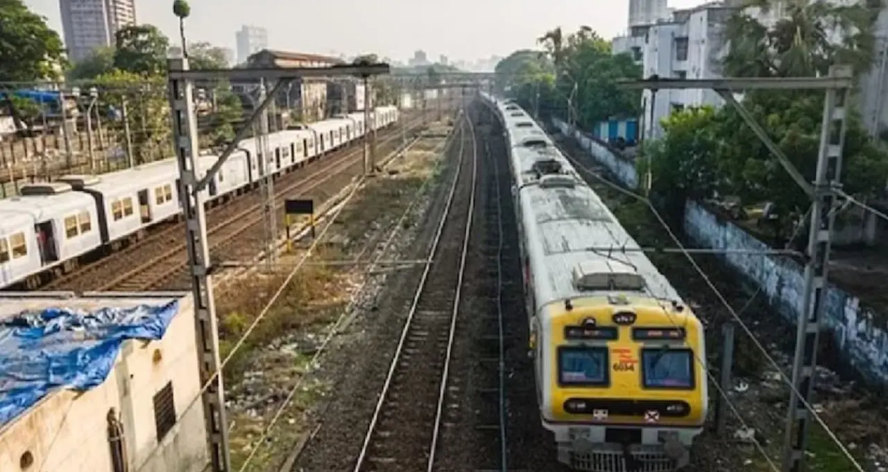 Knowledge Story: EMU, DEMU না MEMU? লোকাল ট্রেনের নামের পিছনে লুকিয়ে বড় রহস্য, ফারাক জানলে চমকে যাবেন
