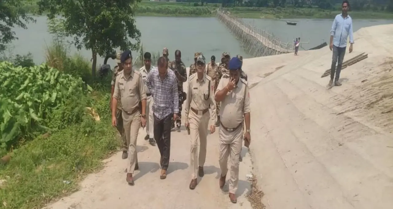 বর্ষার আগেই সতর্ক প্রশাসন! দামোদর নদীবাঁধ পরিদর্শনে আধিকারিকরা, বন্যা রুখতে জোর প্রস্তুতি হাওড়ায়
