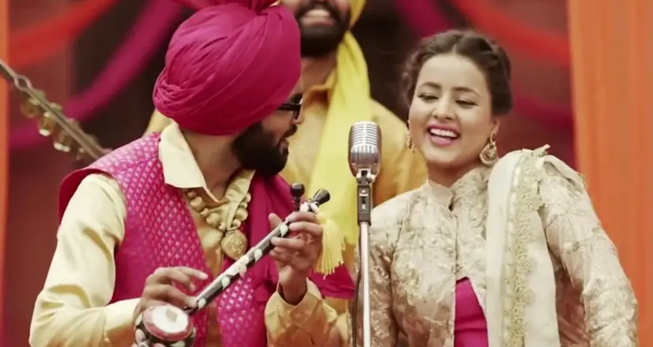 ২৯ বছরেই নিভে গেল সুরের আলো! খাল থেকে উদ্ধার পঞ্জাবি গায়িকা ইন্দর কৌরের দেহ, প্রেম প্রত্যাখ্যানেই কি খুনের ছক?
