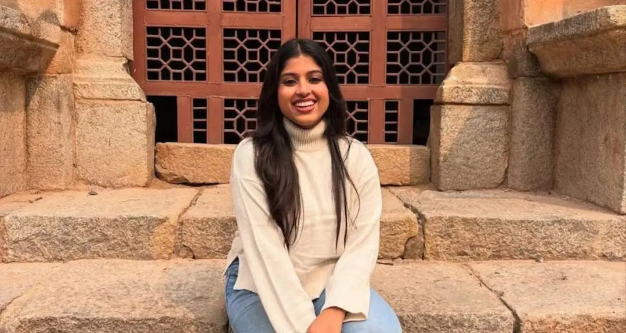 ২১ বছরেই IAS! কোচিং ছাড়াই UPSC-তে বাজিমাত, সৌন্দর্য ও সাফল্যে চর্চার কেন্দ্রে আস্থা সিং

