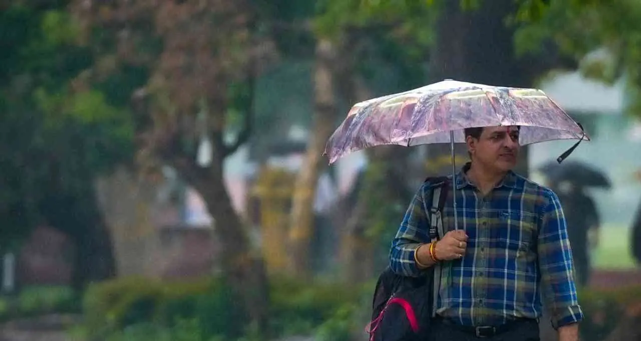 UP Weather Update: अगले 48 घंटे में बदलेगा मौसम, कई जिलों में बारिश और आंधी का अलर्ट