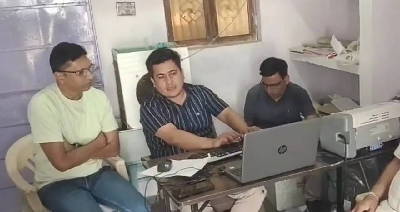 जबलपुर लोकायुक्त की बड़ी कार्रवाई: नरसिंहपुर में पटवारी 5 हजार रुपये रिश्वत लेते रंगे हाथ गिरफ्तार