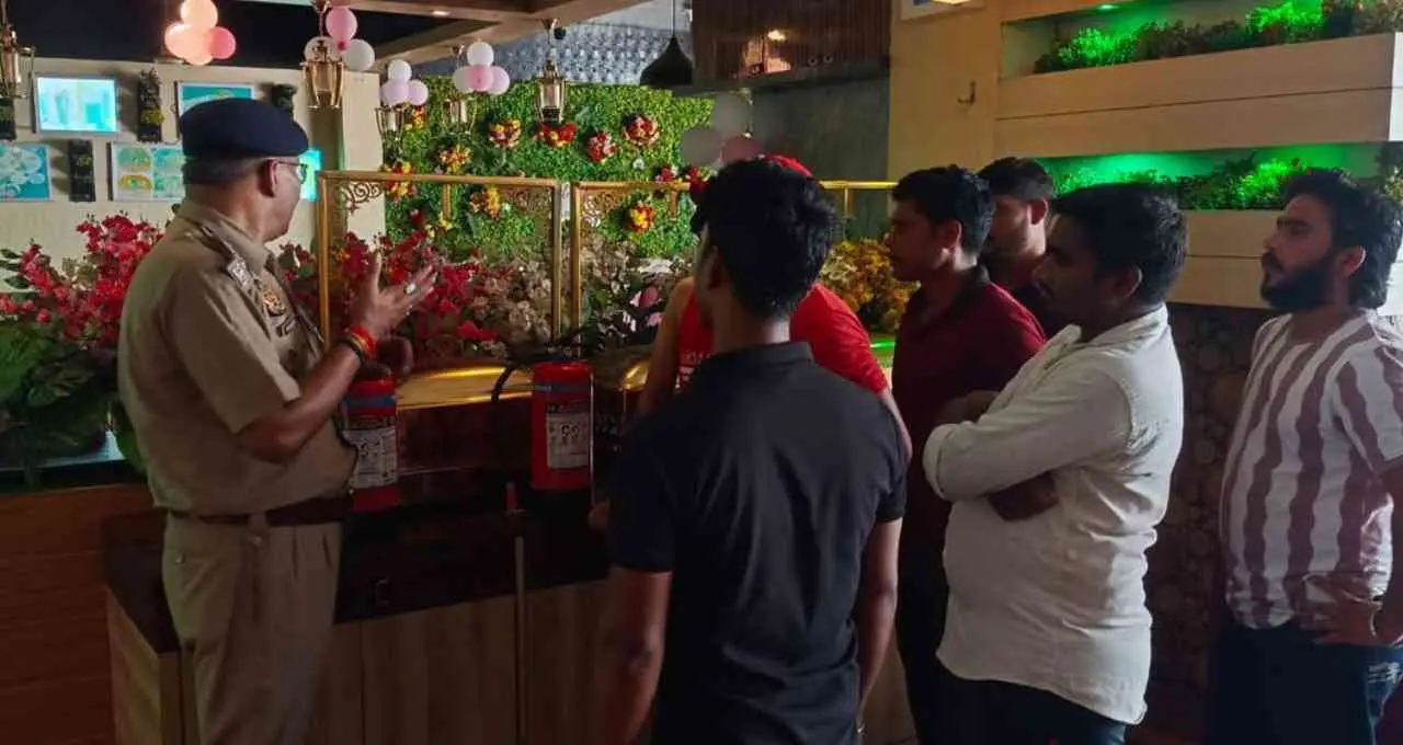 कासगंज के 40 से अधिक होटल बिना फायर NOC संचालित, सुरक्षा व्यवस्था पर उठे सवाल