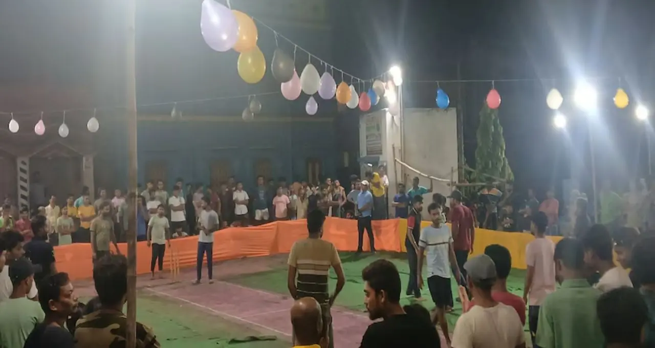ফুটবল-ক্রিকেটকে টেক্কা! ২৫-৪০ ফুটের ছোট মাঠে রাতভর জমছে ‘ডিস্কো’ খেলা, মুগ্ধ যুবসমাজ
