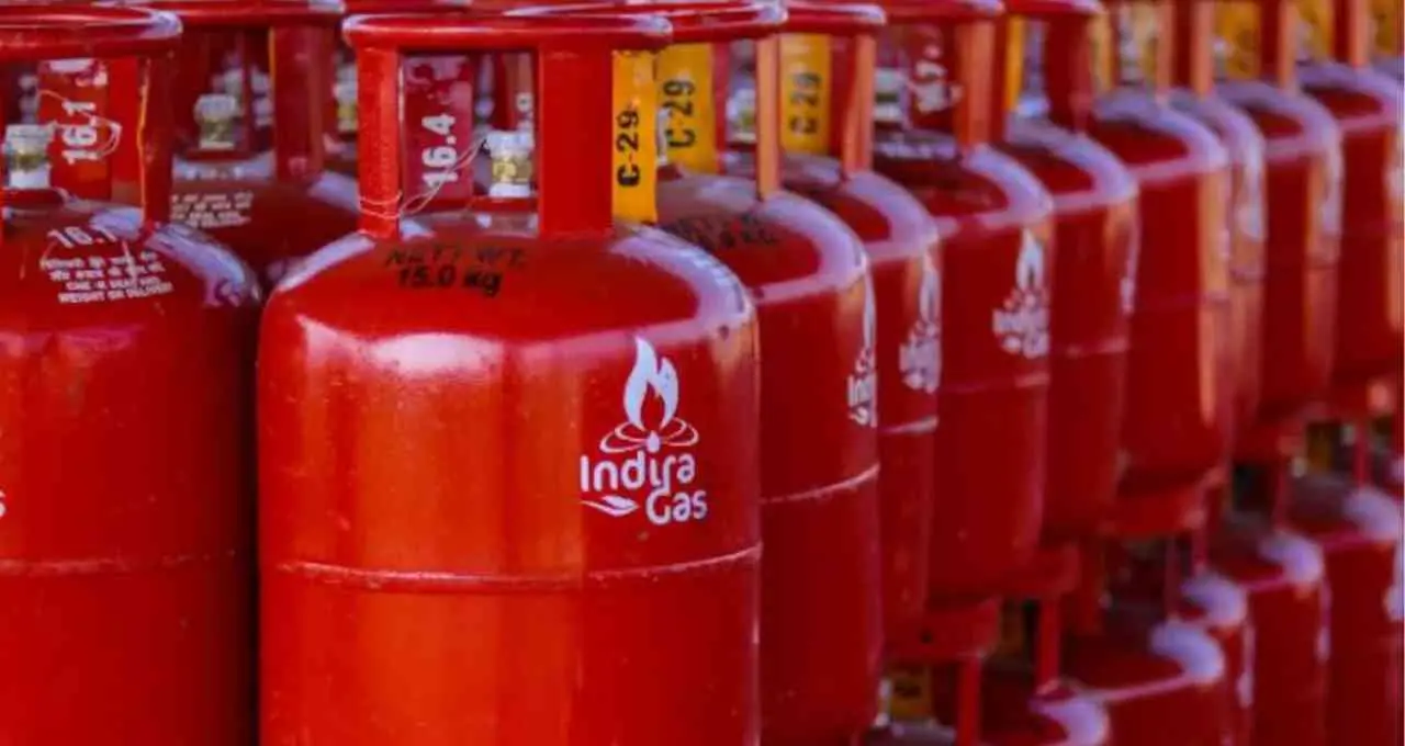 LPG सिलेंडर 29 रुपये महंगा, सरकार बोली- दुनिया के कई देशों से अब भी सस्ती रसोई गैस