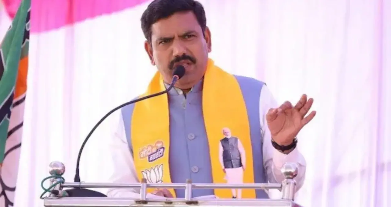 कर्नाटक की राजनीति में बयानबाज़ी तेज: बीजेपी नेता ने देवगौड़ा को लेकर कांग्रेस पर साधा निशाना, NDA को बताया मजबूत