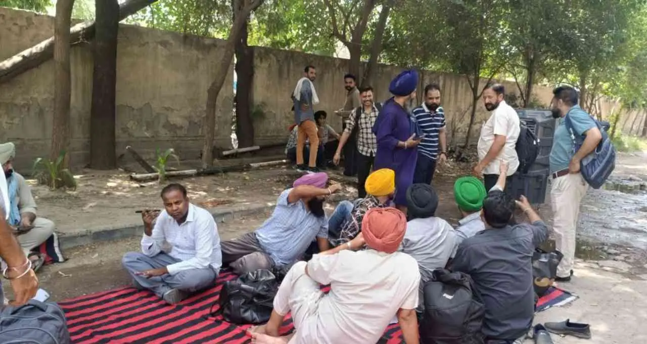 पंजाब में बस कर्मचारियों की हड़ताल से थमी सेवाएं, 80 फीसदी सरकारी रूट प्रभावित