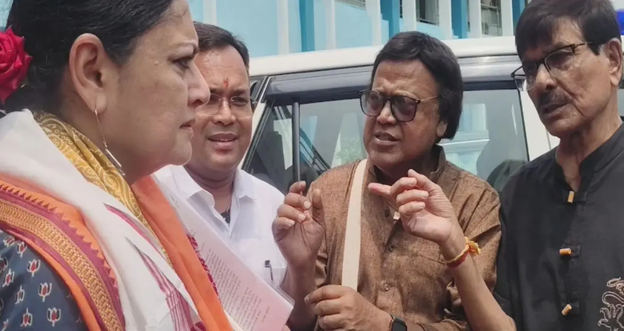 জলপাইগুড়িতে ঘরে ঘরে আম্রুতের জল, রাস্তায় থুতু ফেললেই জরিমানা! বড় ঘোষণা মন্ত্রী অগ্নিমিত্রা পলের
