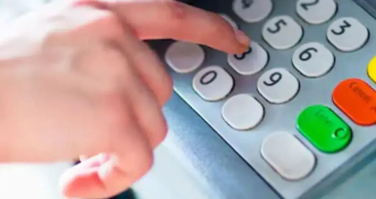 দেশজুড়ে ATM পরিষেবা বন্ধের আশঙ্কা! ছোট শহর ও মফস্বলে নগদের সংকট, RBI-র দ্বারস্থ ATM অপারেটররা
