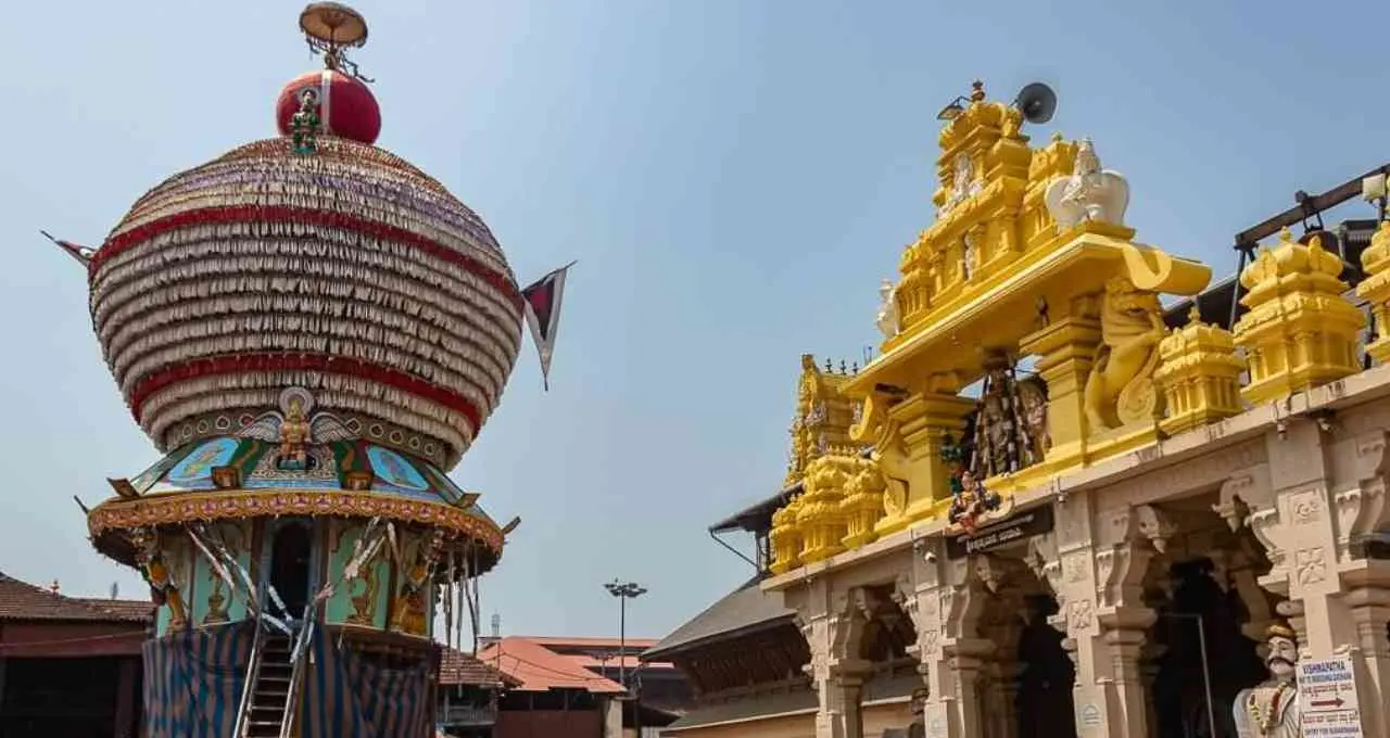 कृष्ण से लेकर द्रौपदी और शकुनि तक, महाभारत के पात्रों को समर्पित हैं ये अनोखे मंदिर