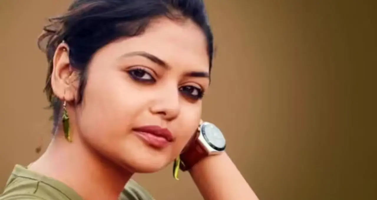 সায়নী ঘোষের অভিনয়ের জাদু! দেশভাগ থেকে সত্যজিৎ রায়ের জগৎ—দেখতেই হবে অভিনেত্রীর এই ৫ জনপ্রিয় ছবি