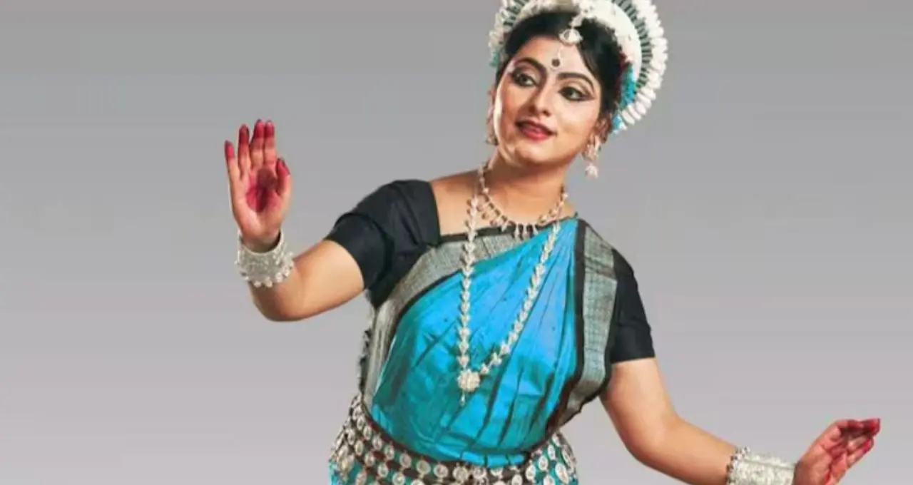 অক্সফোর্ডে বাংলার গর্ব! বিশেষ আমন্ত্রণে ওডিশি নৃত্যের পাঠ দিলেন ডোনা গঙ্গোপাধ্যায়
