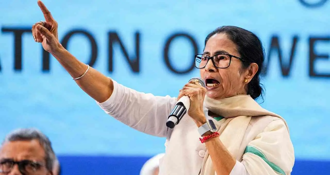 TMC: शून्य से शिखर तक का सफर और फिर सियासी संकट, ममता बनर्जी ने क्यों छोड़ी कांग्रेस?