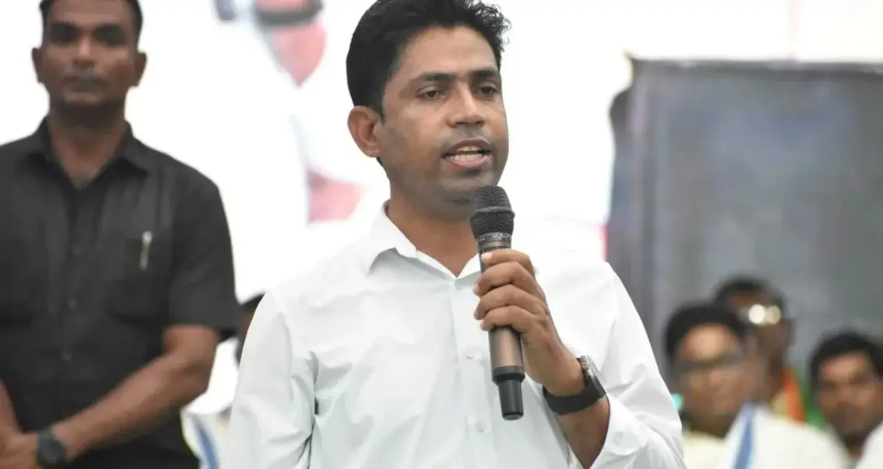 बंगाल में TMC नेता जहांगीर खान की पुलिस कार्रवाई: सड़क पर परेड और माफी का वीडियो वायरल, जांच तेज