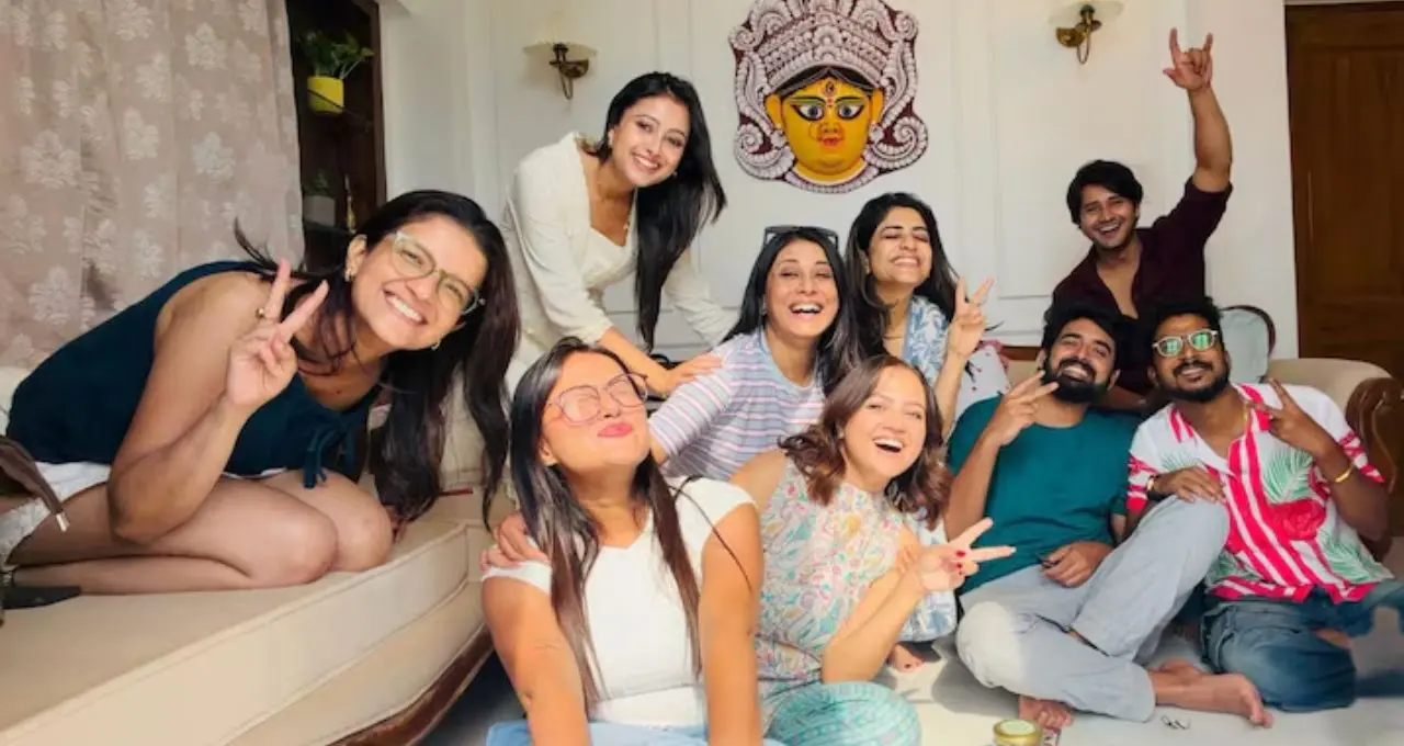 নতুন বাড়ি ‘পিছুটান’-এ গৃহপ্রবেশ মানসী সেনগুপ্তর, মহাদেব-লক্ষ্মী-জগন্নাথের মূর্তিতে সাজানো অন্দরমহল কাড়ল নজর
