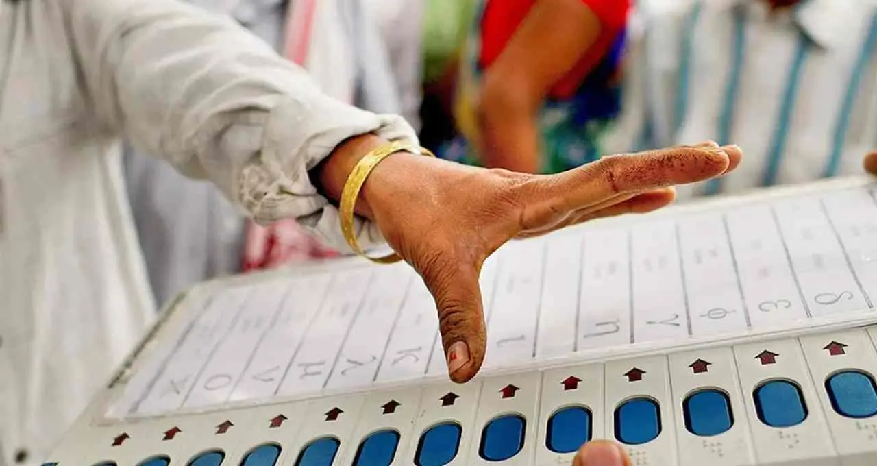 Assembly Elections 2027: उत्तर प्रदेश, उत्तराखंड, पंजाब और गोवा में समय से पहले हो सकते हैं चुनाव? राजनीतिक चर्चाएं तेज