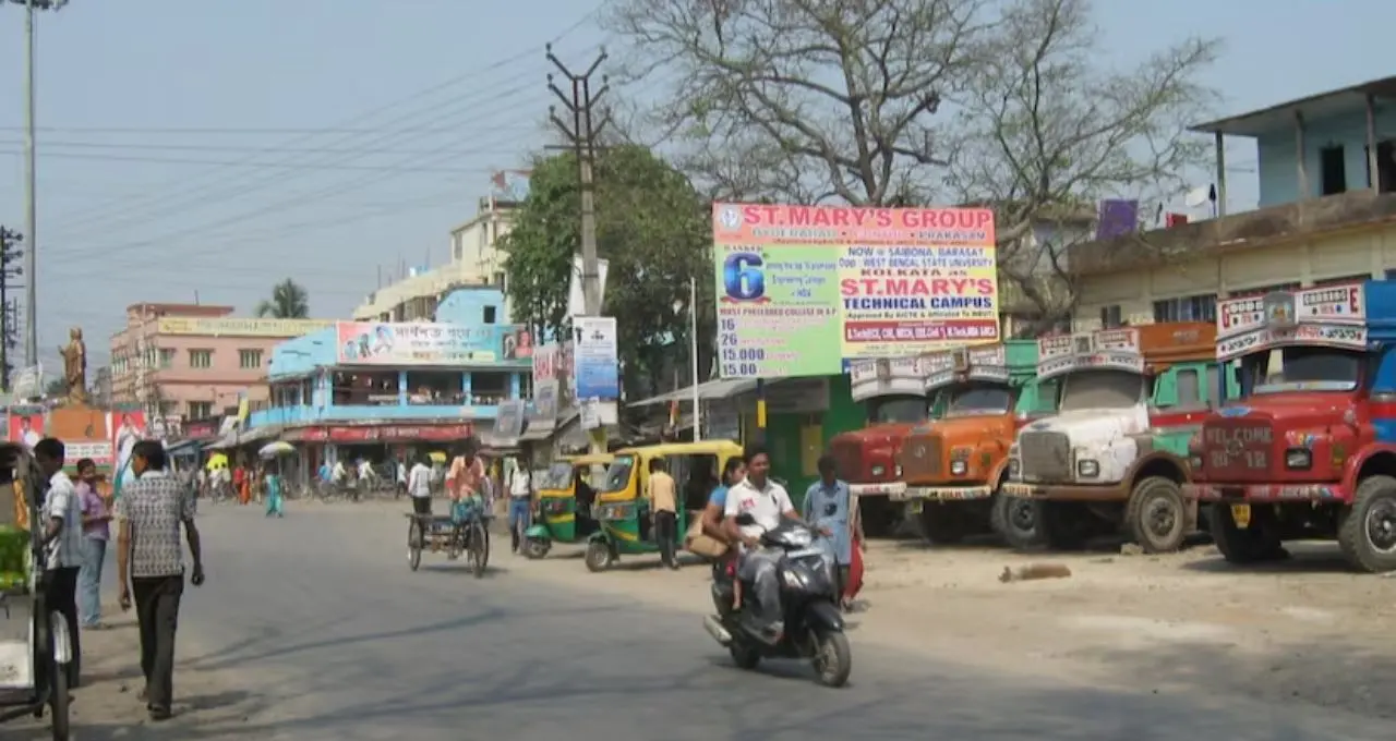 ব্যারাকপুরে যাত্রীদের জন্য বড় সুখবর! চালু হচ্ছে ৩ নতুন বাস রুট, ৭৫টি সরকারি বাস নামানোর ঘোষণা মন্ত্রী অর্জুন সিংয়ের
