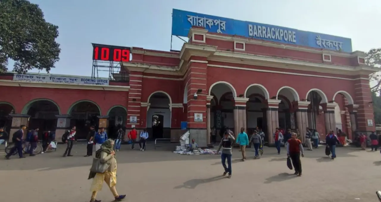ব্যারাকপুরে যাত্রীদের জন্য বড় সুখবর! চালু হচ্ছে ৩ নতুন বাস রুট, ৭৫টি সরকারি বাস নামানোর ঘোষণা মন্ত্রী অর্জুন সিংয়ের
