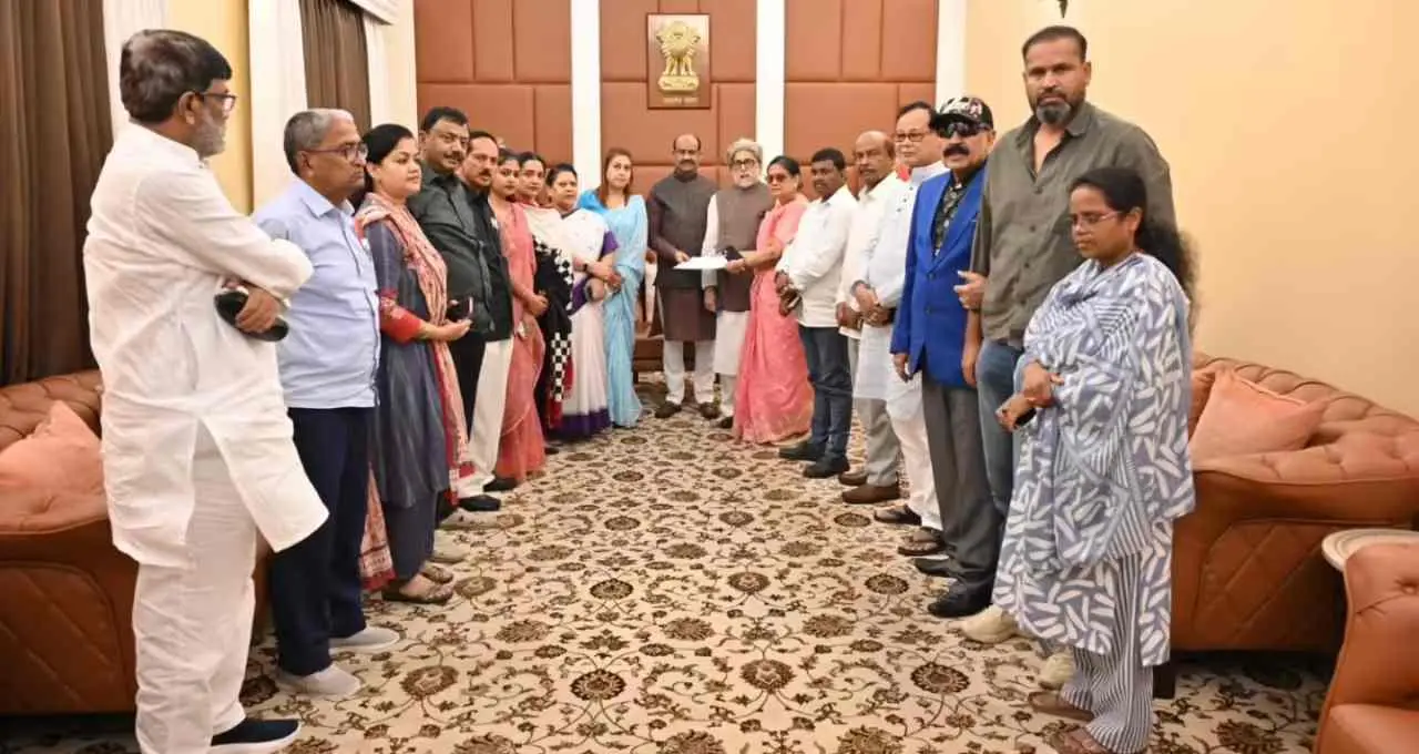 TMC Political Crisis: लोकसभा स्पीकर ओम बिरला ने बागी सांसदों के विलय पर फैसला टाला, कानूनी राय के बाद होगा अंतिम निर्णय