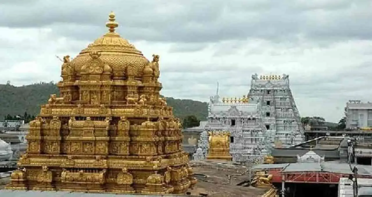 Tirupati Balaji Temple: हर दिन करोड़ों का चढ़ावा कैसे गिना जाता है? जानें हाई-सिक्योरिटी प्रोसेस और पारदर्शिता का पूरा मॉडल

