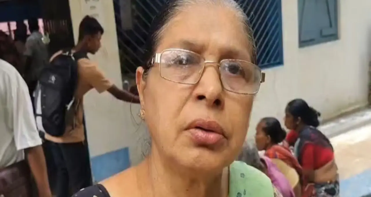 বার্ধক্য ভাতা ১০০০ থেকে ২০০০ টাকা! নতুন করে ফর্ম ফিল-আপ করতে হবে? বিভ্রান্তি কাটাল প্রশাসন
