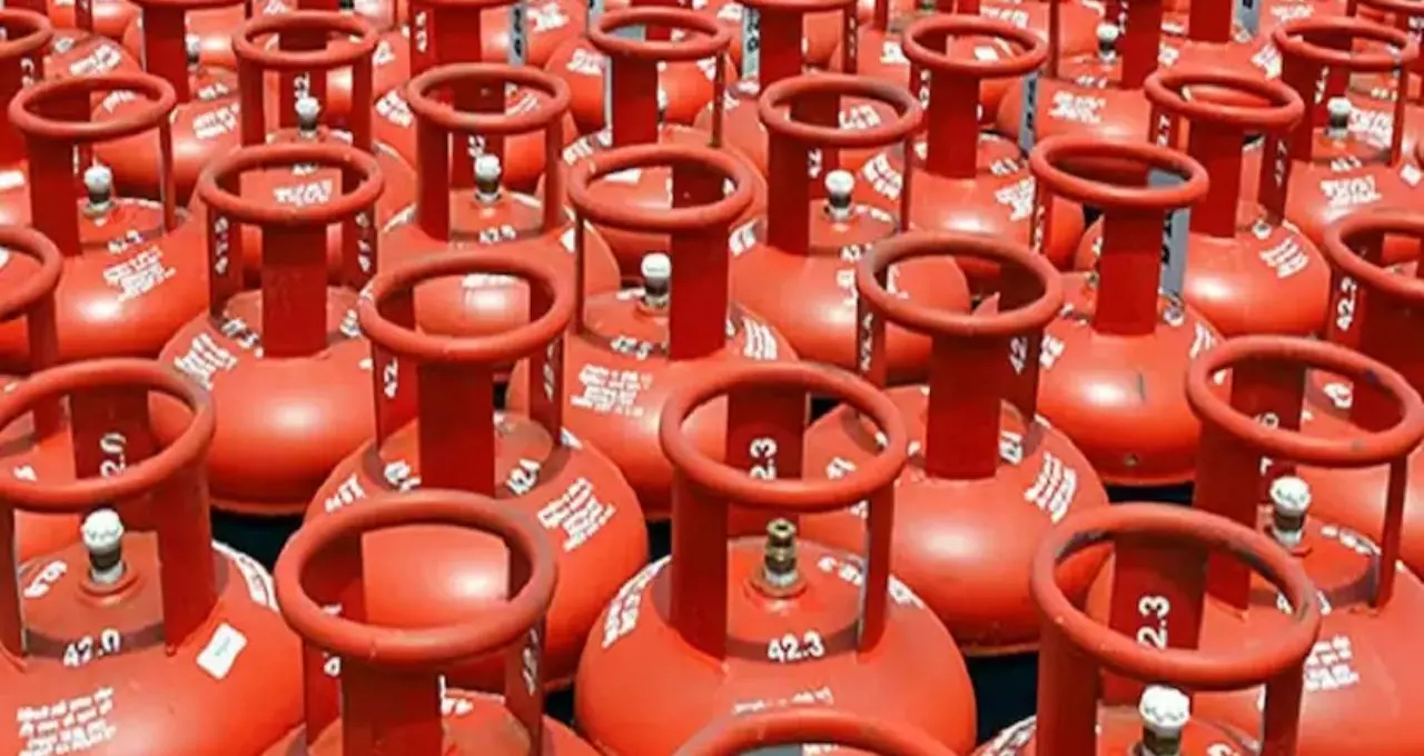 LPG সংযোগ একেবারে ফ্রি! উজ্জ্বলা যোজনা ৩.০-এ মহিলাদের জন্য বড় উপহার, কারা পাবেন সুবিধা?