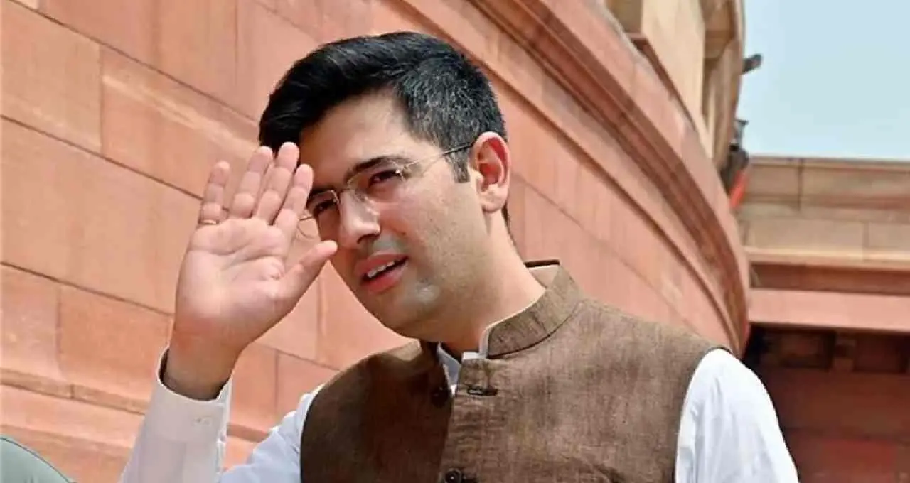 टेनिस खेलते नजर आए राघव चड्ढा: सोशल मीडिया पर छिड़ी बहस, यूजर्स ने उठाए सवाल